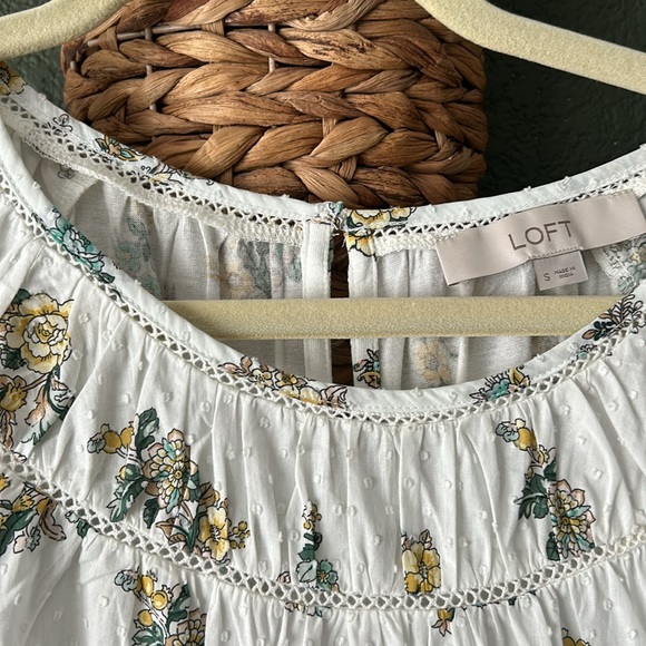 Loft blouse flowers - Picture 2 of 4